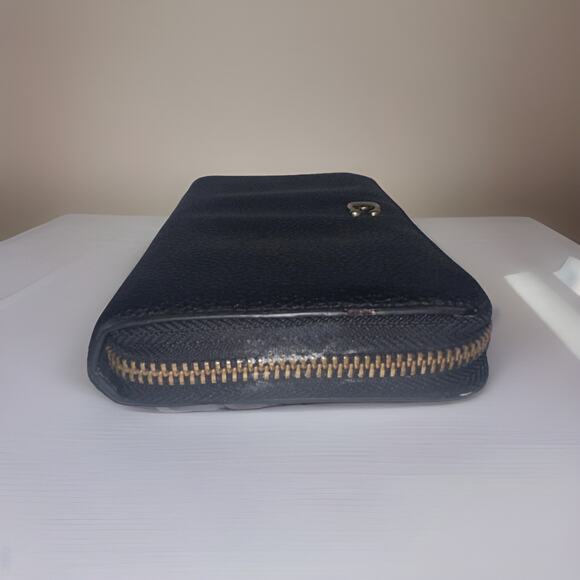 COACH Black pebbled Leather C Logo Long Wallet Round Zip pre-used - Picture 6 of 8